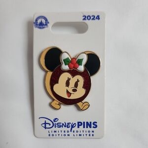 Disney 2024 Munchlings Christmas Minnie Mouse Festive Pin with 3D Bow LE 5000